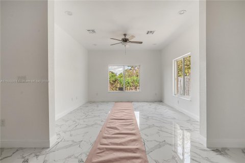 Casa en venta en Fort Lauderdale, Florida, 3 dormitorios, 133.69 m2 № 1016061 - foto 14