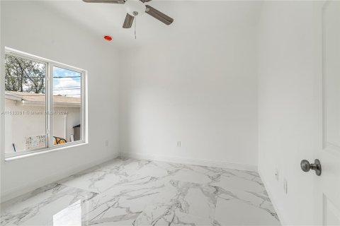 Casa en venta en Fort Lauderdale, Florida, 3 dormitorios, 133.69 m2 № 1016061 - foto 9