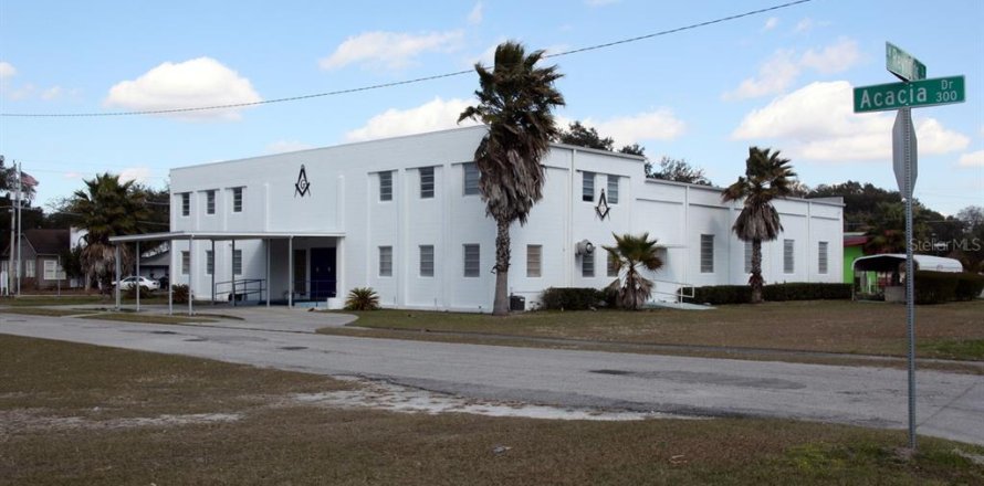 Commercial property in Plant City, Florida 975.1 sq.m. № 1396374