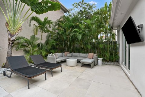 Casa en venta en Sunny Isles Beach, Florida, 3 dormitorios, 252.6 m2 № 980956 - foto 23