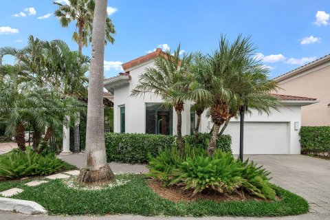 Casa en venta en Sunny Isles Beach, Florida, 3 dormitorios, 252.6 m2 № 980956 - foto 24