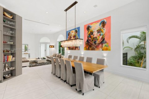 Casa en venta en Sunny Isles Beach, Florida, 3 dormitorios, 252.6 m2 № 980956 - foto 4