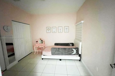 House in Miami, Florida 3 bedrooms, 118.73 sq.m. № 1290480 - photo 18