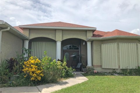 Villa ou maison à vendre à Punta Gorda, Floride: 3 chambres, 188.68 m2 № 790433 - photo 5