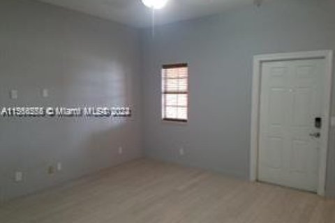 Townhouse in Pompano Beach, Florida 4 bedrooms, 210.7 sq.m. № 1115944 - photo 3