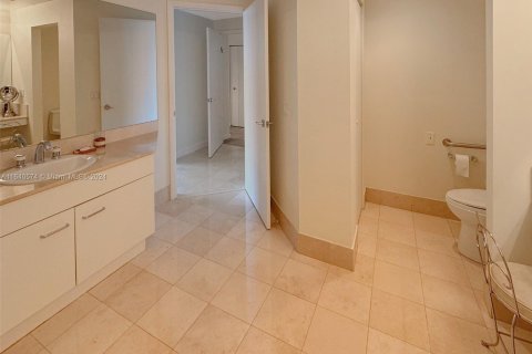 Copropriété à vendre à Aventura, Floride: 3 chambres, 203.46 m2 № 1318880 - photo 12