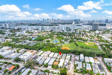 Condo in Miami Beach, Florida, 1 bedroom  № 1318836 - photo 15