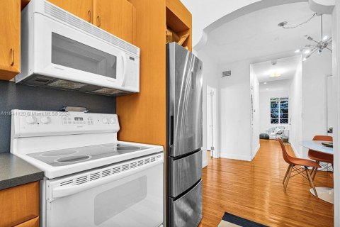 Condo in Miami Beach, Florida, 1 bedroom  № 1318836 - photo 6