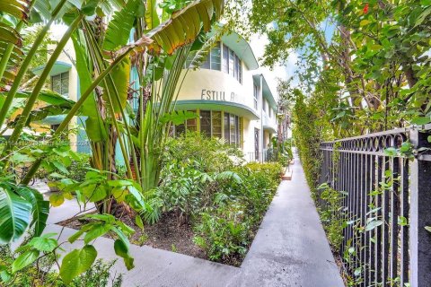 Condo in Miami Beach, Florida, 1 bedroom  № 1318836 - photo 11