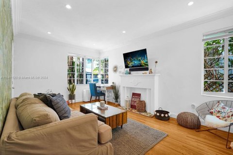 Condo in Miami Beach, Florida, 1 bedroom  № 1318836 - photo 3