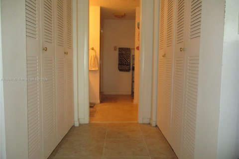 Condo in Stuart, Florida, 2 bedrooms  № 1311273 - photo 15