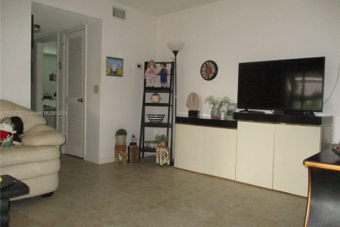 Condo in Stuart, Florida, 2 bedrooms  № 1311273 - photo 6