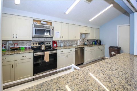 Condo in Stuart, Florida, 2 bedrooms  № 1311273 - photo 28