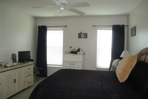 Condo in Stuart, Florida, 2 bedrooms  № 1311273 - photo 13