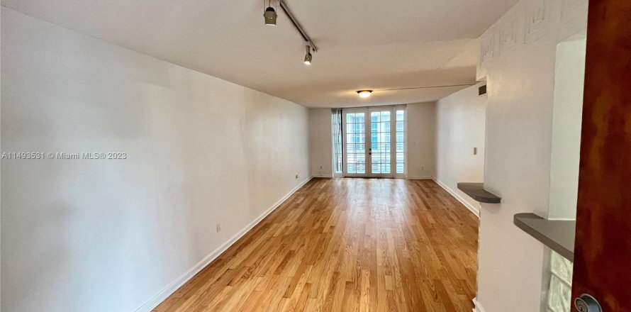 Condo in Miami Beach, Florida, 1 bedroom  № 863221