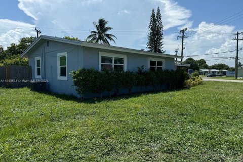 Villa ou maison à vendre à Fort Lauderdale, Floride: 4 chambres, 139.73 m2 № 1325697 - photo 3