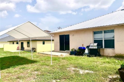 Duplex à vendre à Cape Coral, Floride: 4 chambres, 200.67 m2 № 631412 - photo 29