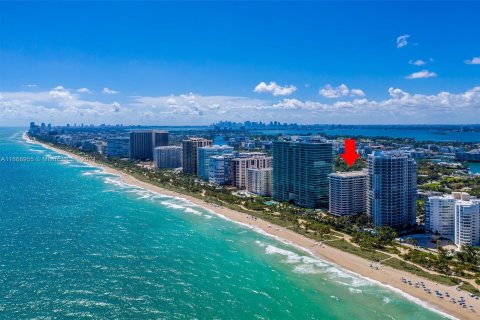 Condominio en venta en Bal Harbour, Florida, 2 dormitorios, 191.38 m2 № 1387774 - foto 1