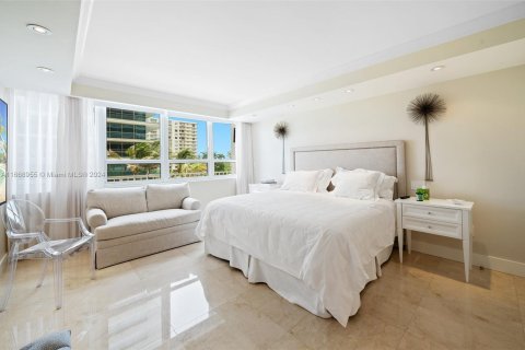 Condominio en venta en Bal Harbour, Florida, 2 dormitorios, 191.38 m2 № 1387774 - foto 30