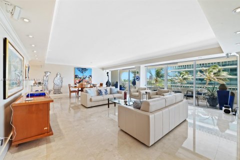 Condominio en venta en Bal Harbour, Florida, 2 dormitorios, 191.38 m2 № 1387774 - foto 9