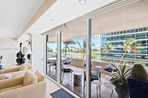 Condominio en venta en Bal Harbour, Florida, 2 dormitorios, 191.38 m2 № 1387774 - foto 10