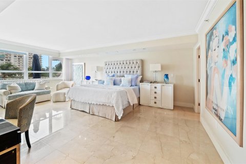 Condominio en venta en Bal Harbour, Florida, 2 dormitorios, 191.38 m2 № 1387774 - foto 24