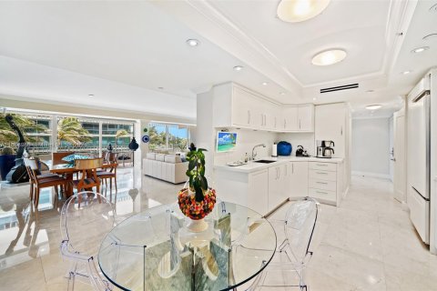 Condominio en venta en Bal Harbour, Florida, 2 dormitorios, 191.38 m2 № 1387774 - foto 22