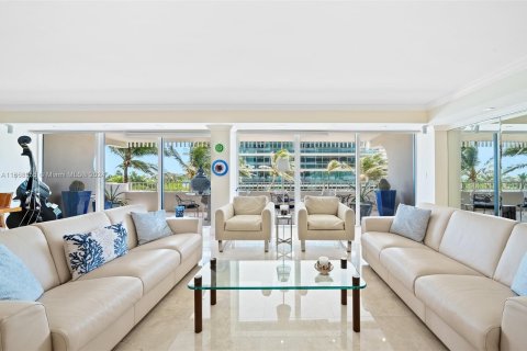 Condominio en venta en Bal Harbour, Florida, 2 dormitorios, 191.38 m2 № 1387774 - foto 13