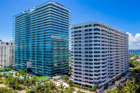 Condominio en venta en Bal Harbour, Florida, 2 dormitorios, 191.38 m2 № 1387774 - foto 2