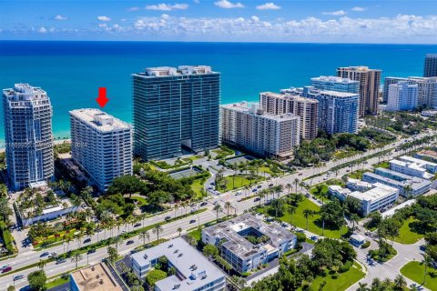 Condominio en venta en Bal Harbour, Florida, 2 dormitorios, 191.38 m2 № 1387774 - foto 3