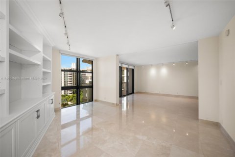 Condominio en alquiler en Key Biscayne, Florida, 2 dormitorios, 130.9 m2 № 1387809 - foto 15