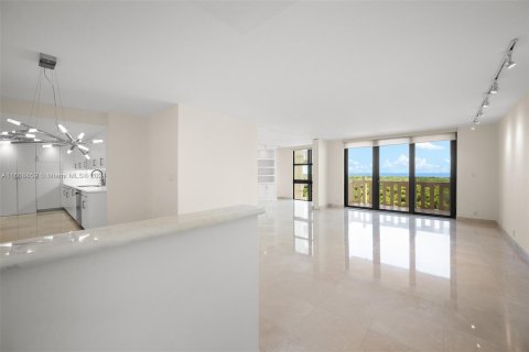 Condominio en alquiler en Key Biscayne, Florida, 2 dormitorios, 130.9 m2 № 1387809 - foto 1