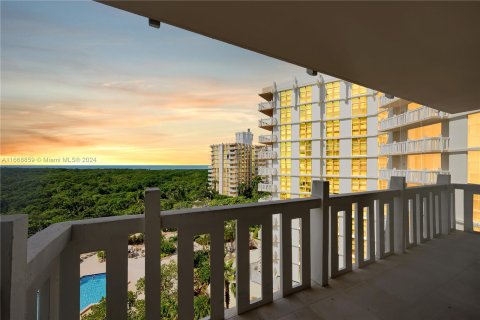 Condominio en alquiler en Key Biscayne, Florida, 2 dormitorios, 130.9 m2 № 1387809 - foto 2