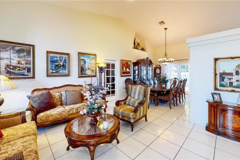 Villa ou maison à vendre à Miami, Floride: 5 chambres, 227.98 m2 № 1387773 - photo 11