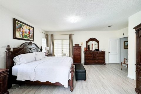 Villa ou maison à vendre à Miami, Floride: 5 chambres, 227.98 m2 № 1387773 - photo 22