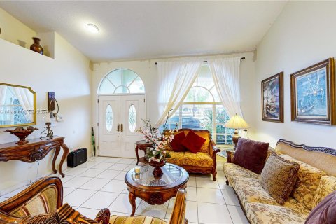 Villa ou maison à vendre à Miami, Floride: 5 chambres, 227.98 m2 № 1387773 - photo 14