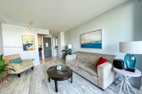 Condo in Fort Lauderdale, Florida, 1 bedroom  № 1387808 - photo 12