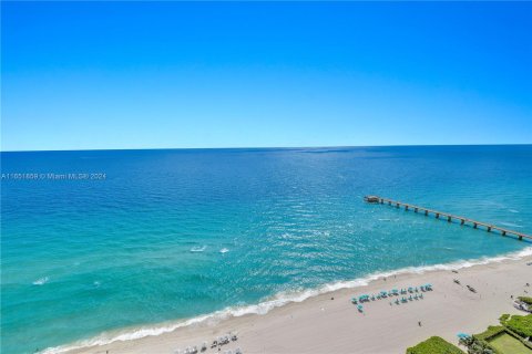 Condo in Sunny Isles Beach, Florida, 3 bedrooms  № 1345235 - photo 17