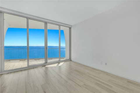 Condominio en venta en Sunny Isles Beach, Florida, 3 dormitorios, 270.62 m2 № 1345235 - foto 26