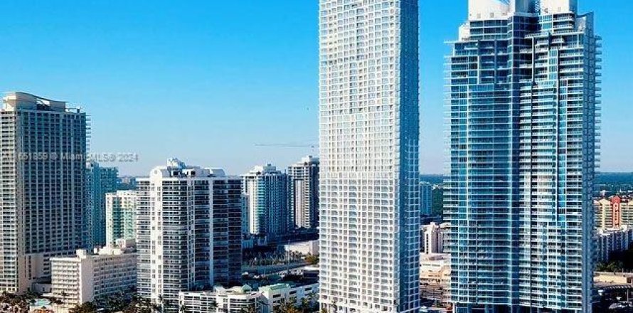 Condo in Sunny Isles Beach, Florida, 3 bedrooms  № 1345235