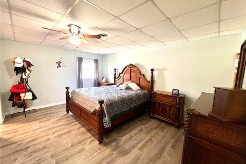 Condo in Port Charlotte, Florida, 2 bedrooms  № 502288 - photo 25