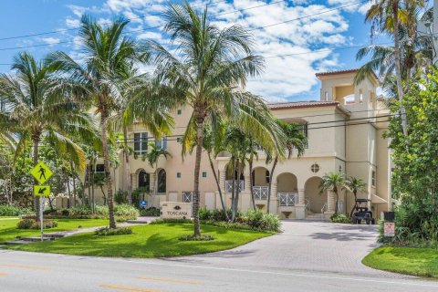 Condominio en venta en Highland Beach, Florida, 3 dormitorios, 529.08 m2 № 614187 - foto 9