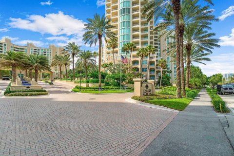 Condominio en venta en Highland Beach, Florida, 3 dormitorios, 529.08 m2 № 614187 - foto 18
