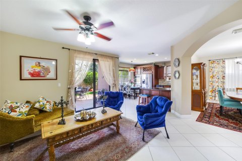 House in Miami, Florida 5 bedrooms, 253.25 sq.m. № 979094 - photo 30