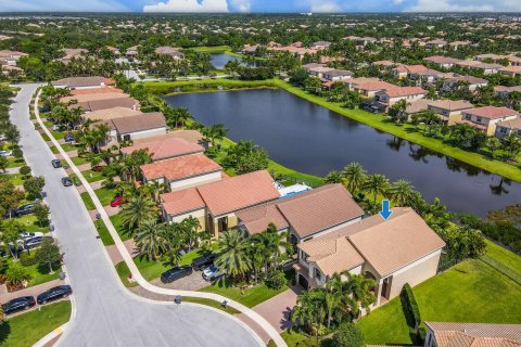 Villa ou maison à vendre à Boynton Beach, Floride: 4 chambres, 282.24 m2 № 542782 - photo 1