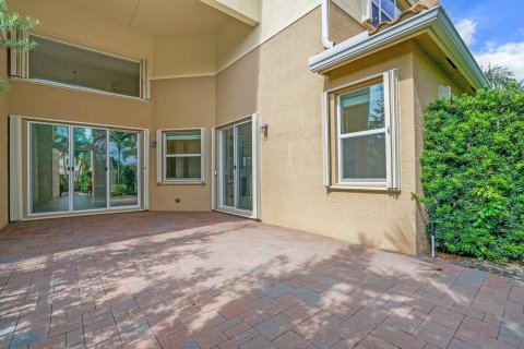 Villa ou maison à vendre à Boynton Beach, Floride: 4 chambres, 282.24 m2 № 542782 - photo 16