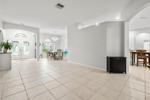 Casa en venta en Zephyrhills, Florida, 5 dormitorios, 286.23 m2 № 1356369 - foto 8