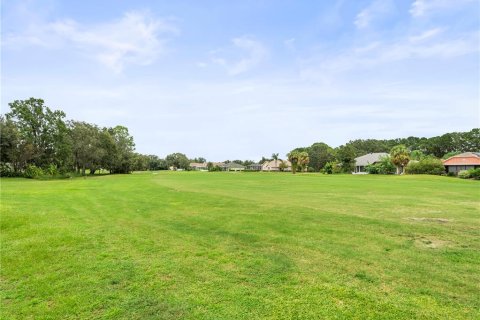 House in Zephyrhills, Florida 5 bedrooms, 286.23 sq.m. № 1356369 - photo 3