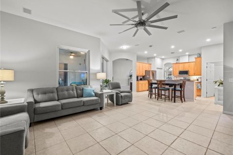 Casa en venta en Zephyrhills, Florida, 5 dormitorios, 286.23 m2 № 1356369 - foto 23