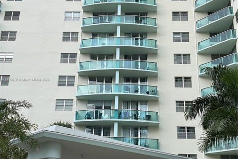 Condominio en venta en Hollywood, Florida, 1 dormitorio, 81.2 m2 № 855854 - foto 30